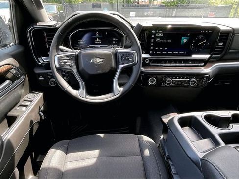 Used 2023 Chevrolet Silverado 1500 RST AWD/4WD image 5