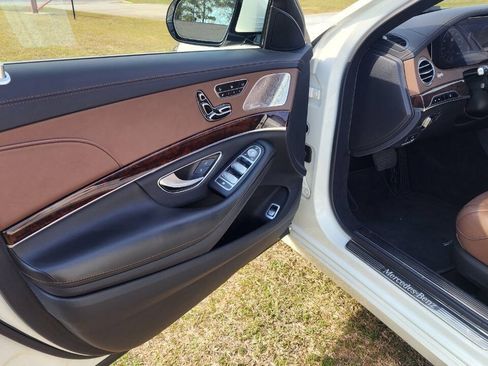 Used 2018 Mercedes-Benz S 560 Sedan image 43