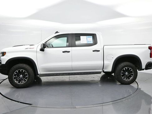 Used 2023 Chevrolet Silverado 1500 ZR2 w/ Technology Package AWD/4WD image 4