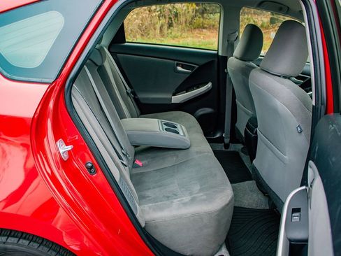 Used 2015 Toyota Prius Three image 16