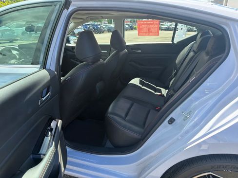 Used 2023 Nissan Altima 2.5 SR w/ SR Premium Package FWD image 9