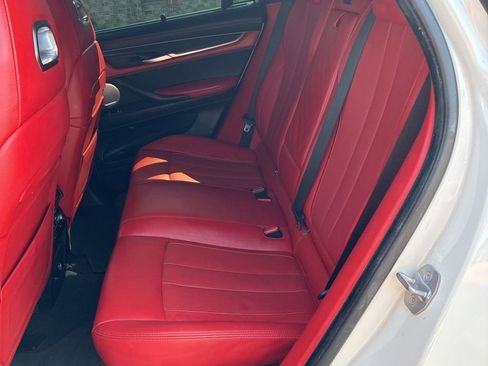 Used 2016 BMW X6 M Base image 9