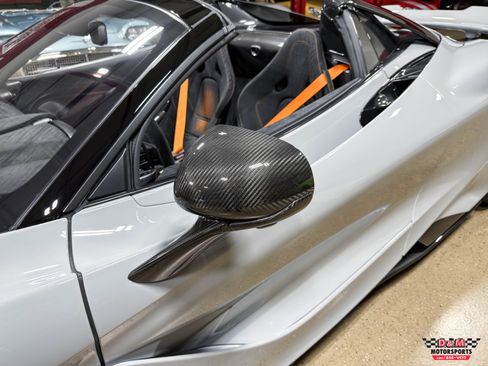 Used 2022 McLaren 765LT image 40