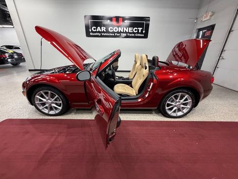 Used 2010 MAZDA MX-5 Miata Grand Touring w/ Premium Pkg RWD image 54