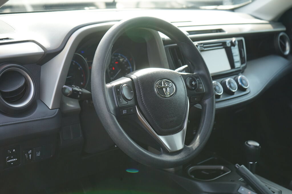 Used 2018 Toyota RAV4 LE w/ All Weather Liner Package FWD image 14