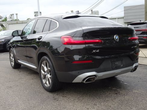 Used 2024 BMW X4 xDrive30i AWD/4WD image 3
