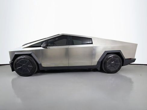 Used 2025 Tesla Cybertruck AWD Crew Cab image 8