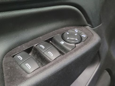 Used 2022 Chevrolet Equinox LT w/ LPO, Floor Liner Package FWD image 27