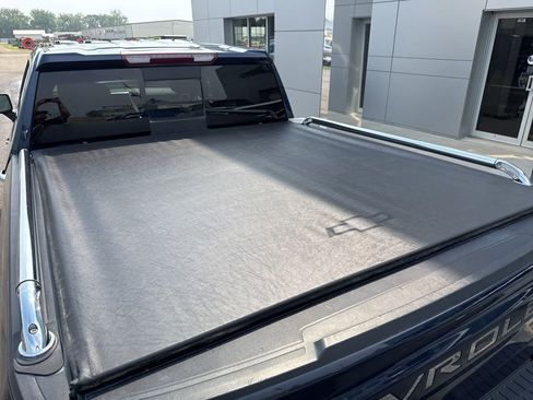 Used 2022 Chevrolet Silverado 1500 LTZ image 9