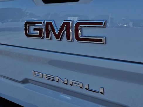 New 2026 GMC Sierra 1500 Denali w/ Denali Reserve Package AWD/4WD image 11