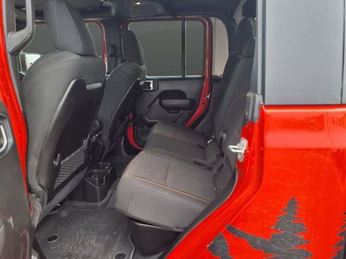 Used 2024 Jeep Gladiator Mojave w/ Convenience Group image 14