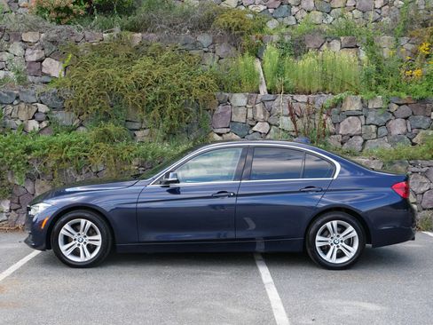 Used 2017 BMW 330i xDrive Sedan w/ Premium Package AWD/4WD image 7