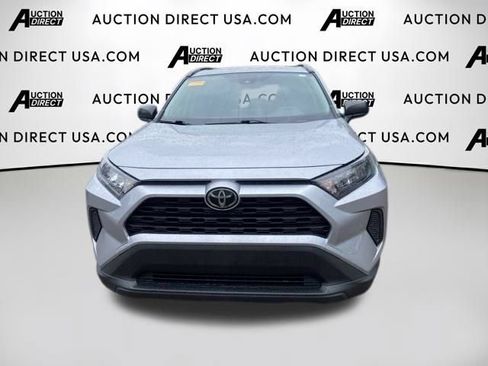 Used 2021 Toyota RAV4 LE FWD image 2