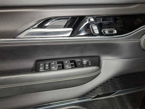 Used 2023 Jeep Grand Wagoneer Series II image 40