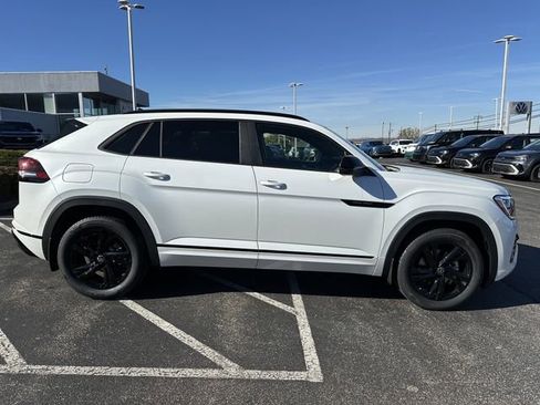 New 2026 Volkswagen Atlas Cross Sport SEL R-Line AWD/4WD image 8