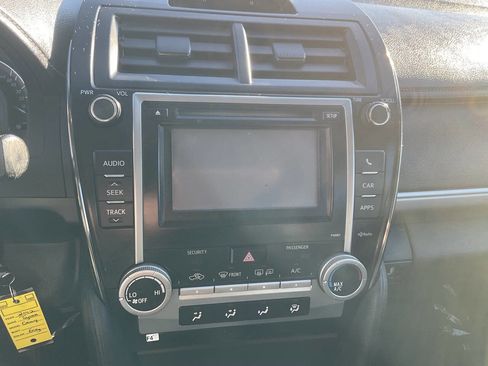 Used 2012 Toyota Camry SE image 16