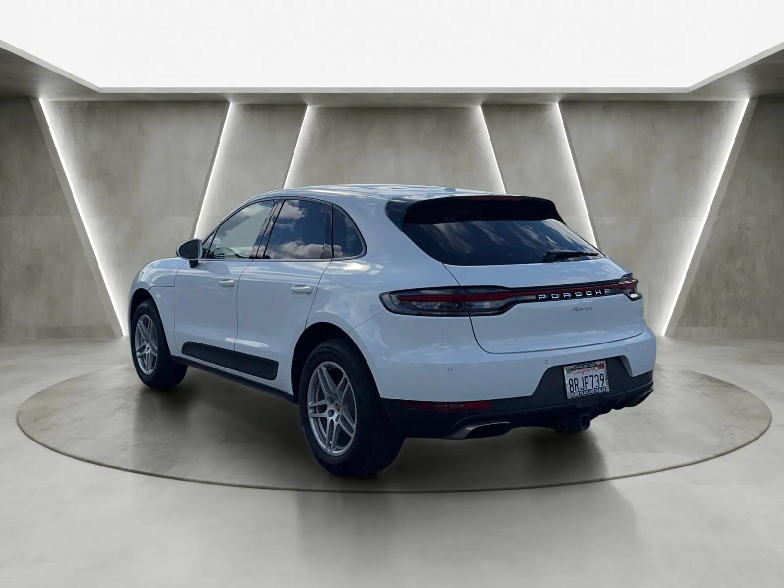 Used 2019 Porsche Macan AWD/4WD image 5