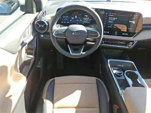 New 2025 Chevrolet Equinox ACTIV w/ Safety and Technology Package image 8