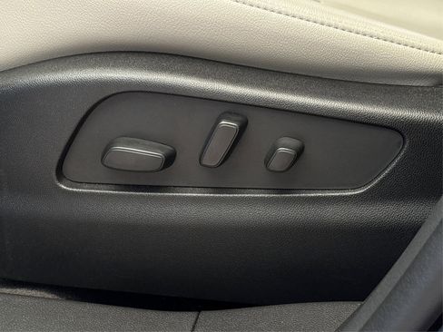 Certified 2023 Cadillac XT4 Luxury w/ Driver Awareness Package image 33