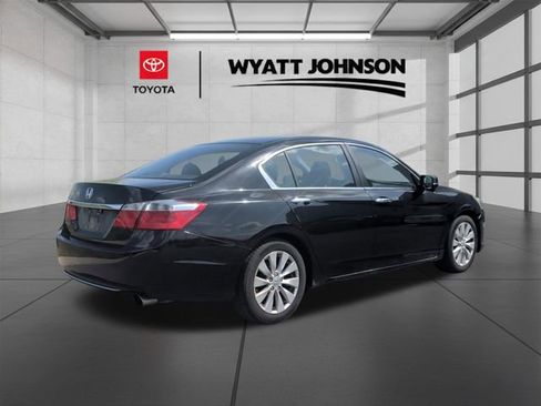 Used 2015 Honda Accord EX image 2