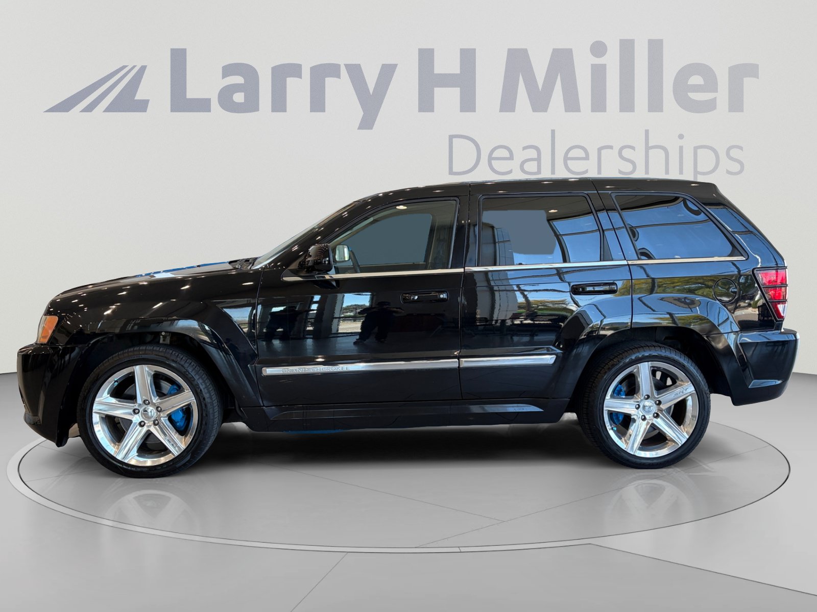 Used 2006 Jeep Grand Cherokee SRT8 w/ SRT Option Group I AWD/4WD image 2