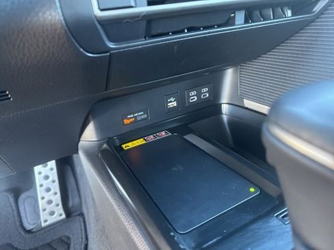 Used 2025 Toyota Camry SE image 29