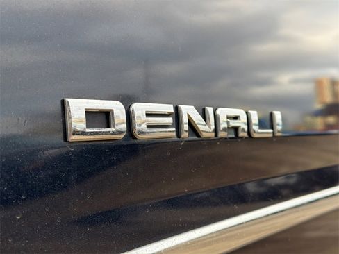 Used 2020 GMC Yukon XL Denali w/ Open Road Package image 18