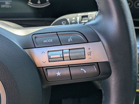 Used 2025 Hyundai Kona SEL FWD image 16
