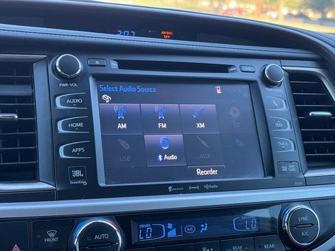 Used 2019 Toyota Highlander Limited Platinum image 21