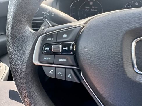 Used 2018 Honda Accord LX image 17