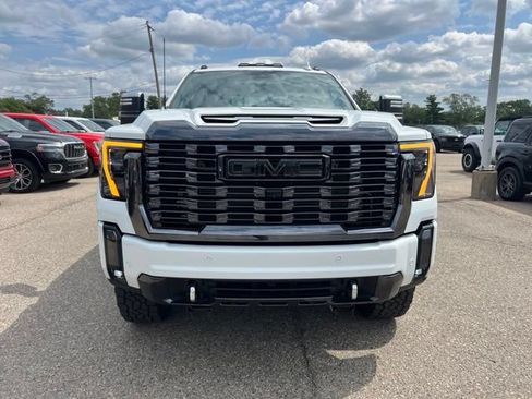 Used 2024 GMC Sierra 3500 Denali Ultimate AWD/4WD image 2