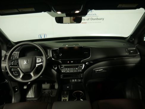 Certified 2025 Honda Ridgeline Black Edition image 12