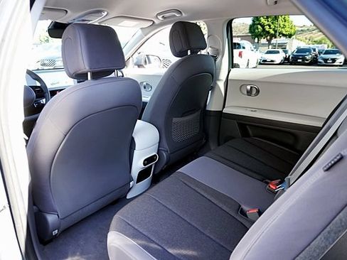 Certified 2024 Hyundai Ioniq 5 SEL RWD image 17