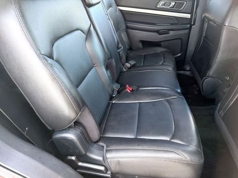 Used 2018 Ford Explorer XLT w/ Equipment Group 202A image 21