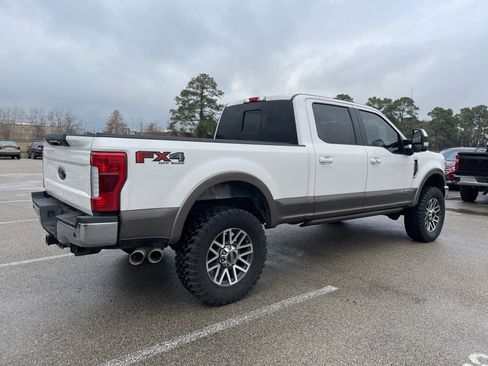 Used 2019 Ford F250 Lariat w/ Lariat Ultimate Package image 2
