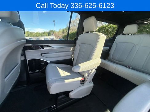New 2026 Jeep Grand Wagoneer Limited AWD/4WD image 17