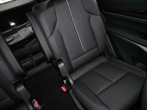 Certified 2026 Cadillac Vistiq Sport w/ LPO, Floor Liner Package image 14