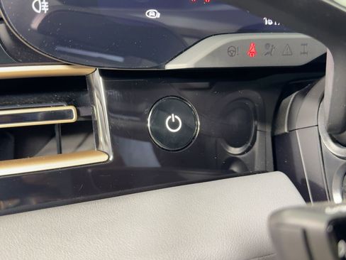 Certified 2022 Porsche Taycan GTS image 19