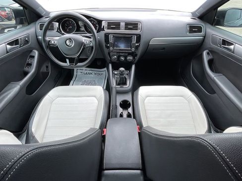 Used 2016 Volkswagen Jetta Sport FWD image 28