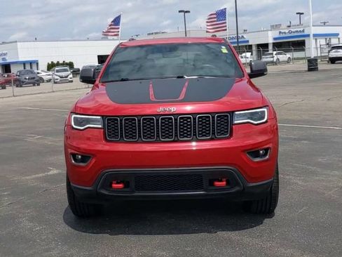 Used 2018 Jeep Grand Cherokee Trailhawk w/ Trailhawk Luxury Group AWD/4WD image 3