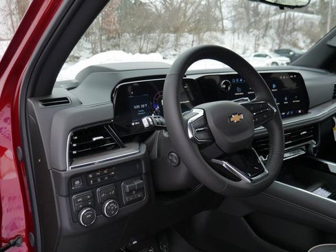 New 2026 Chevrolet Suburban Premier AWD/4WD image 9