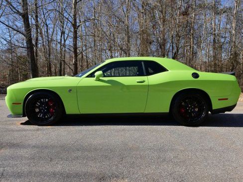 Used 2015 Dodge Challenger SRT Hellcat image 32