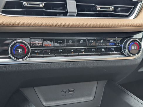 New 2026 Chevrolet Equinox ACTIV w/ Convenience Package III image 19