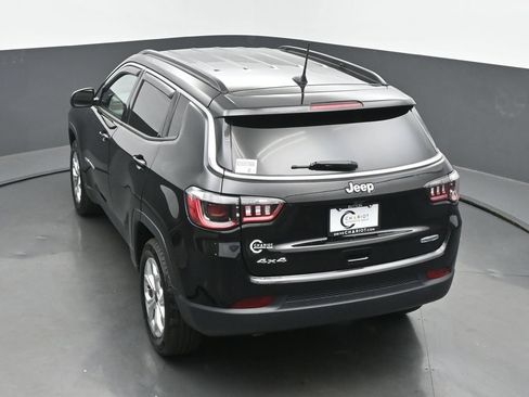 Used 2025 Jeep Compass Latitude AWD/4WD image 48