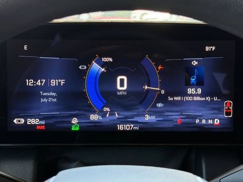 Used 2025 Chevrolet Equinox EV LT FWD image 30