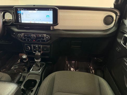 Used 2024 Jeep Wrangler Unlimited Sport AWD/4WD image 29
