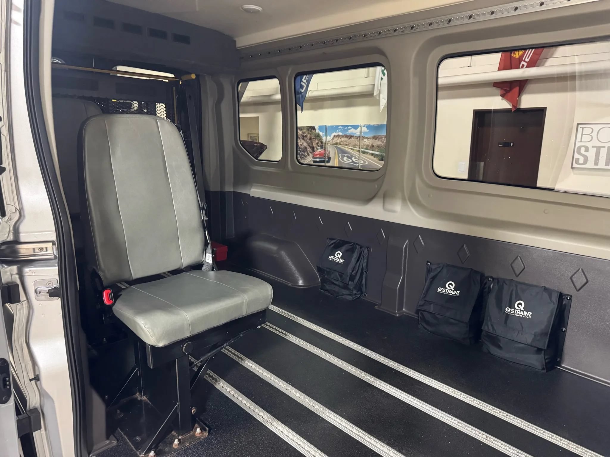 Used 2019 Ford Transit 250 148 Medium Roof RWD image 26