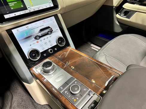 Used 2020 Land Rover Range Rover HSE image 26