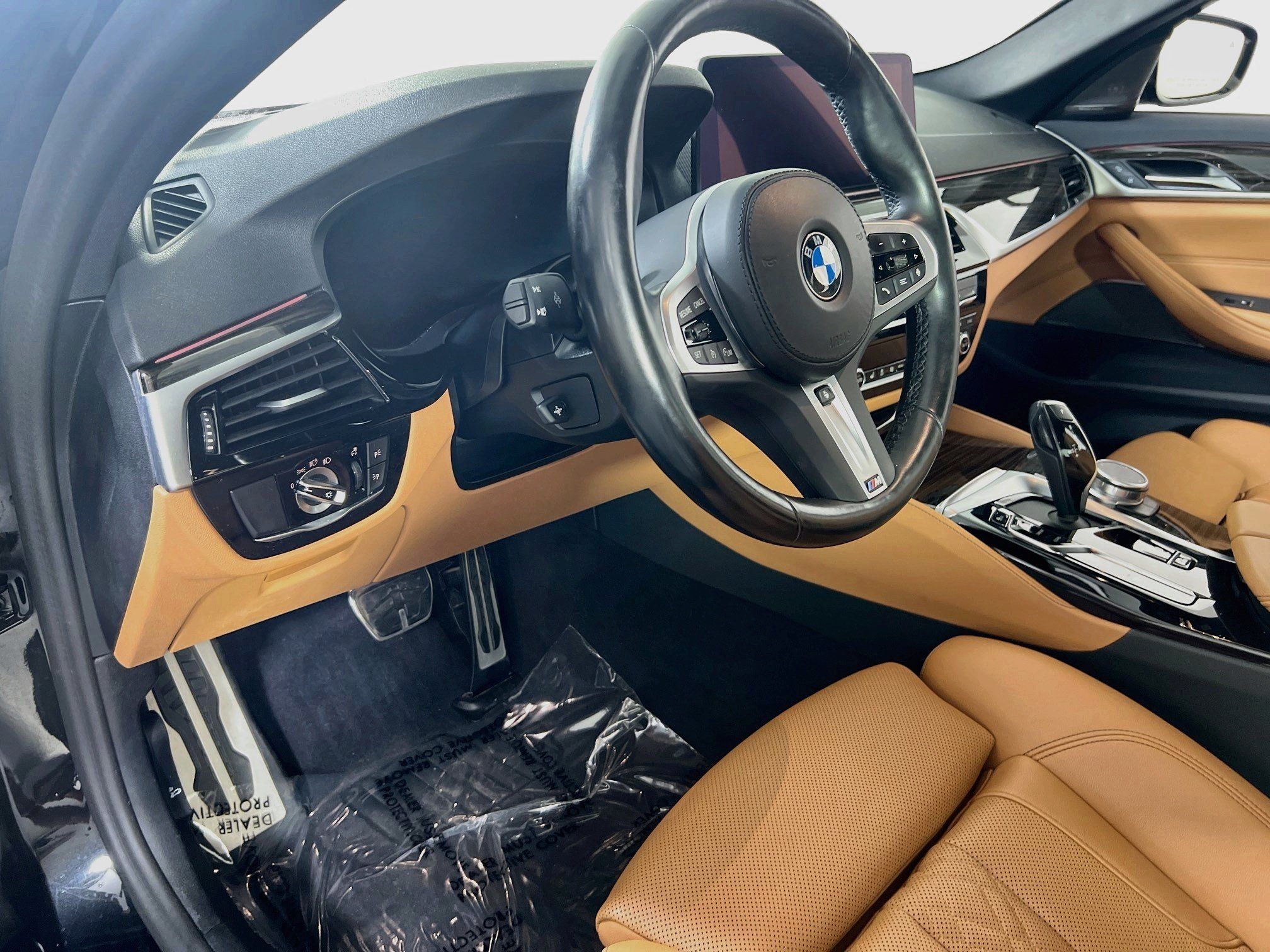 Used 2023 BMW 530i xDrive w/ M Sport Package AWD/4WD image 9