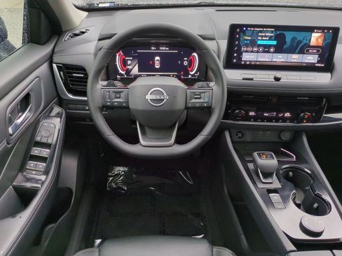 Certified 2025 Nissan Rogue SL image 16